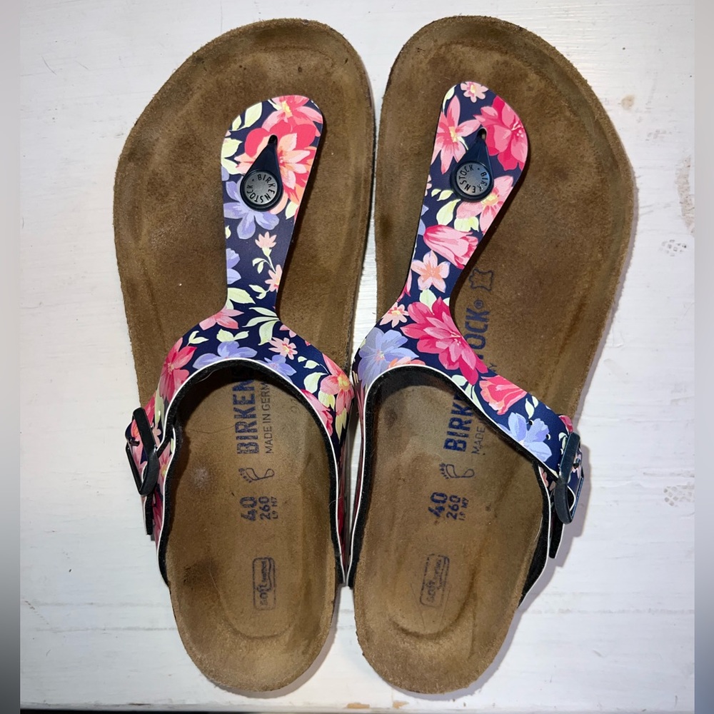 Floral Thong Birkenstock size 40 (women’s 9)